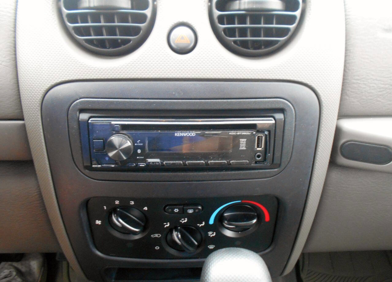 Used 2005 Jeep Liberty Sport image 16