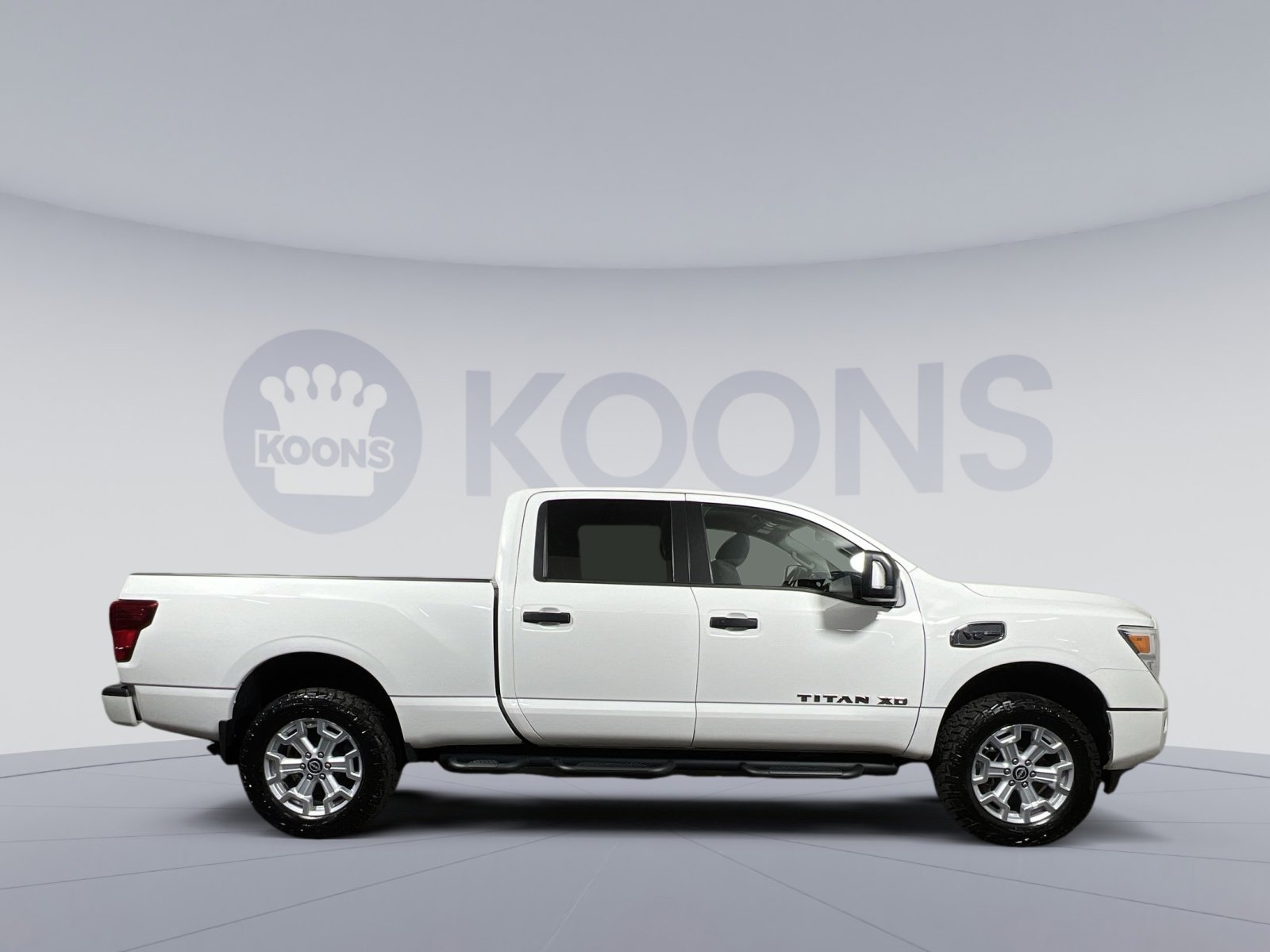 Used 2024 Nissan Titan SV w/ SV Convenience Package image 8