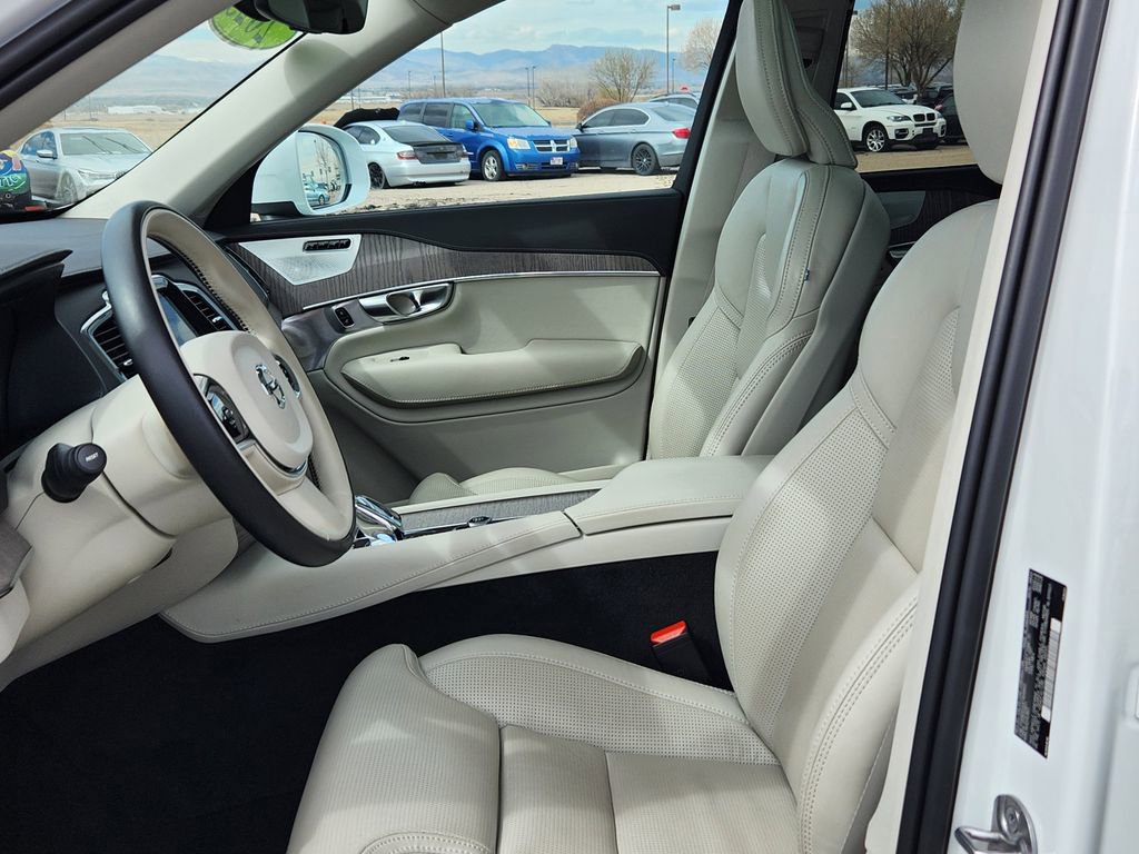 Used 2023 Volvo XC90 T8 Ultimate image 8