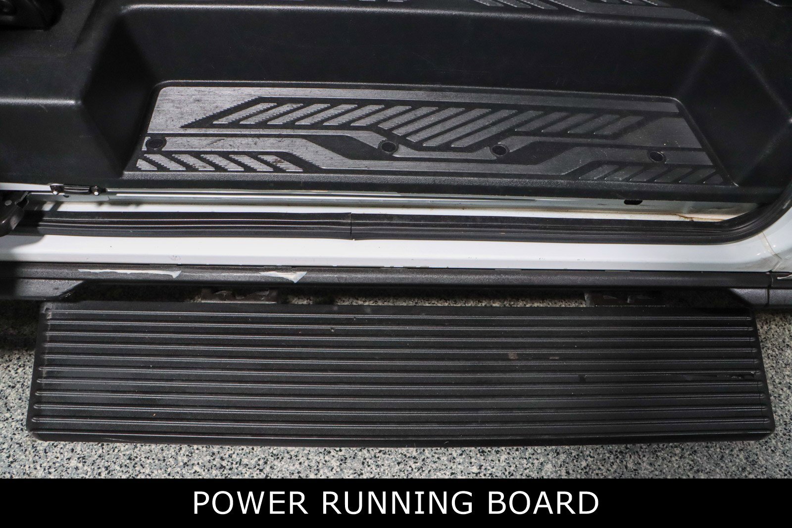 Used 2023 Ford Transit 350 XLT image 12