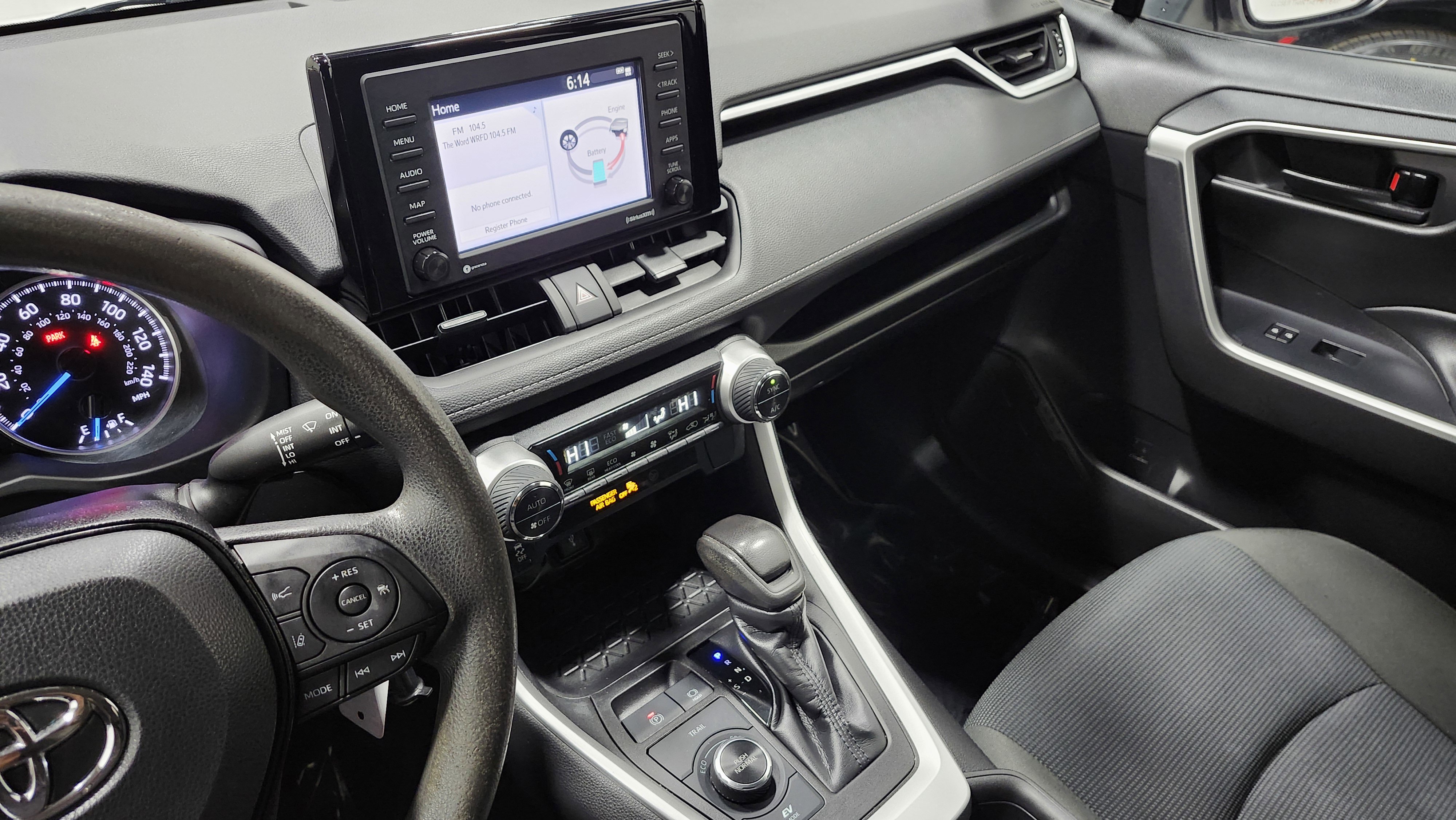 Used 2022 Toyota RAV4 LE image 27