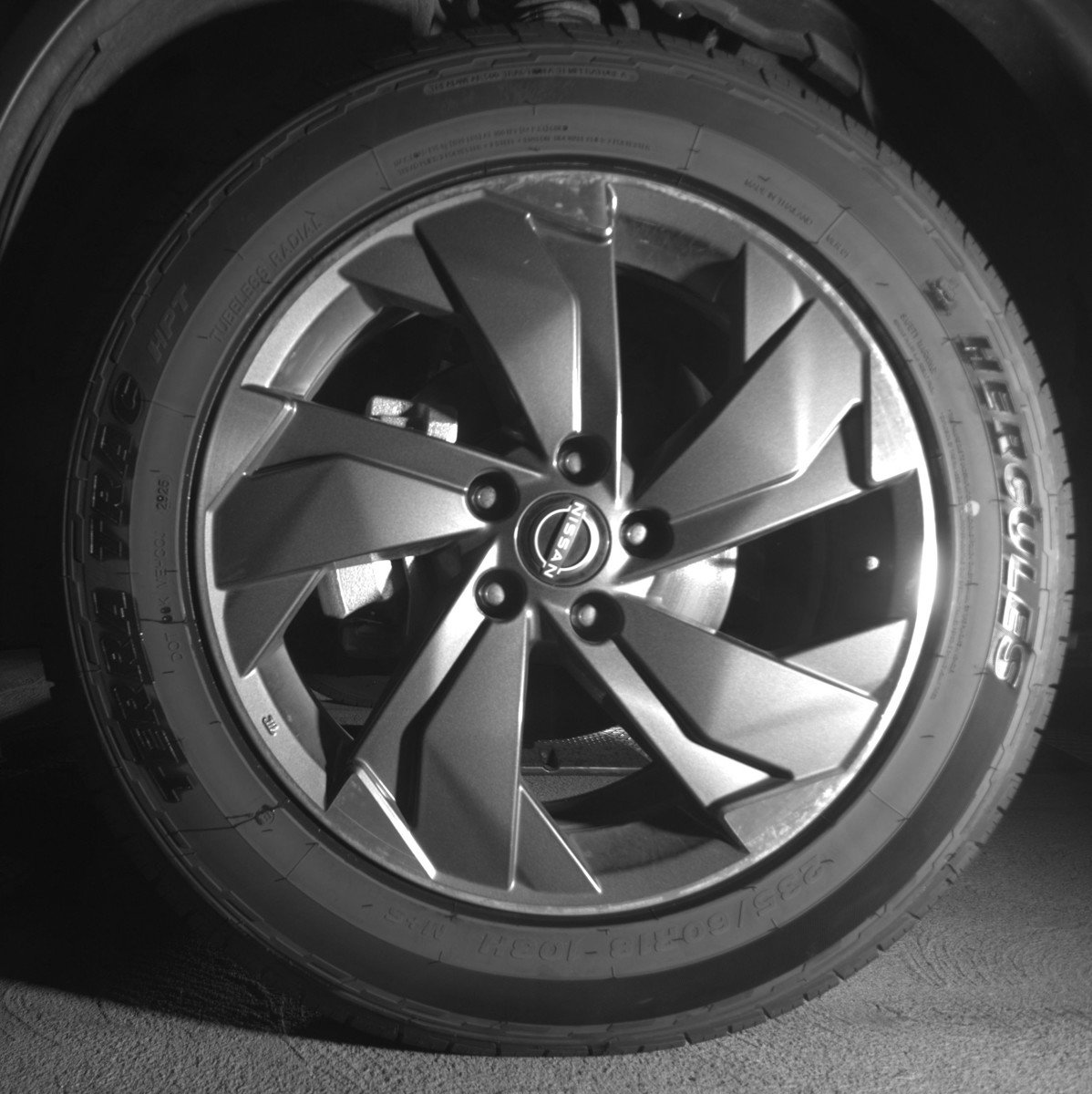 Used 2025 Nissan Rogue SV FWD image 12