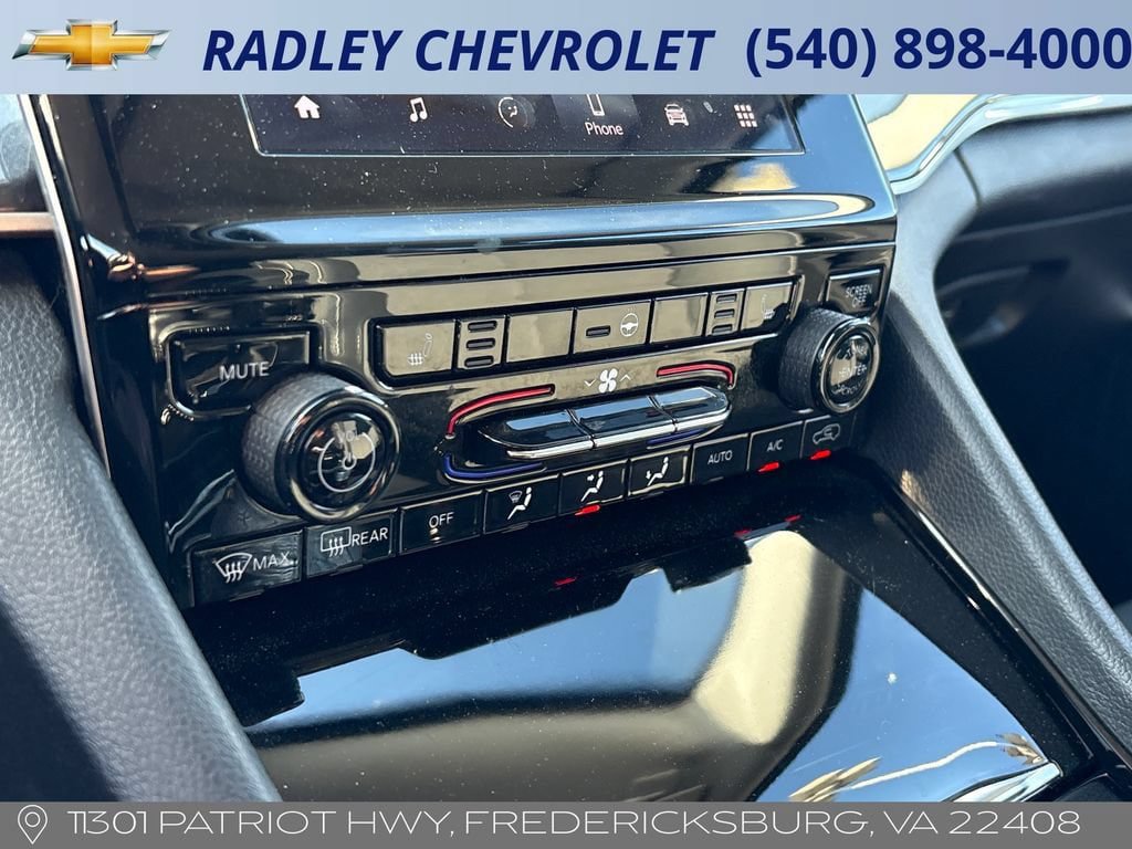 Used 2021 Jeep Grand Cherokee L Laredo w/ Luxury Tech Group I AWD/4WD image 10