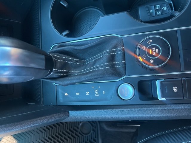 Used 2021 Volkswagen Atlas Cross Sport SE image 16