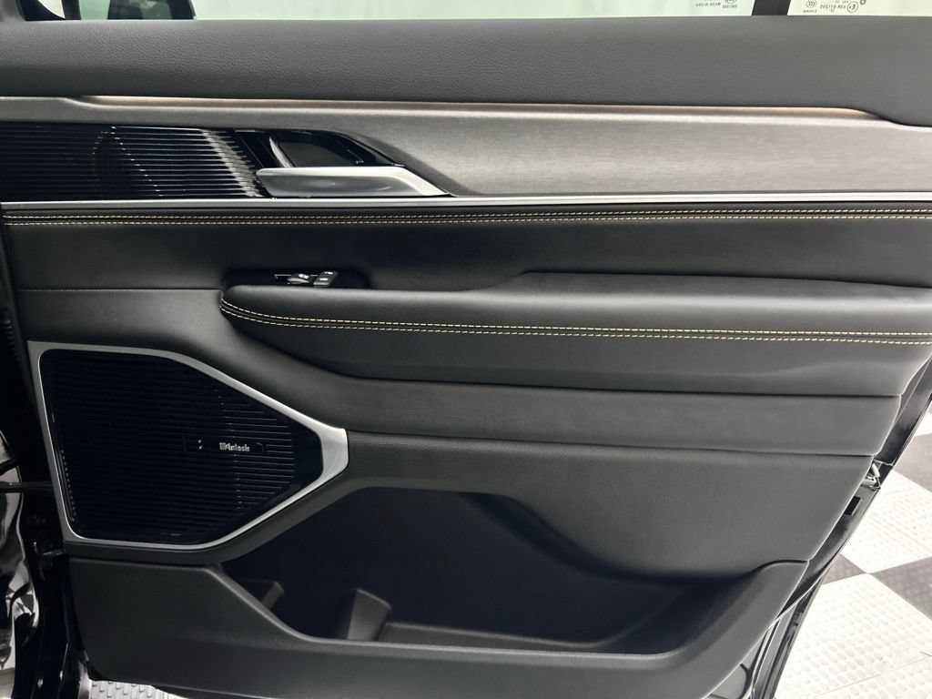 New 2026 Jeep Grand Wagoneer L 4WD image 18