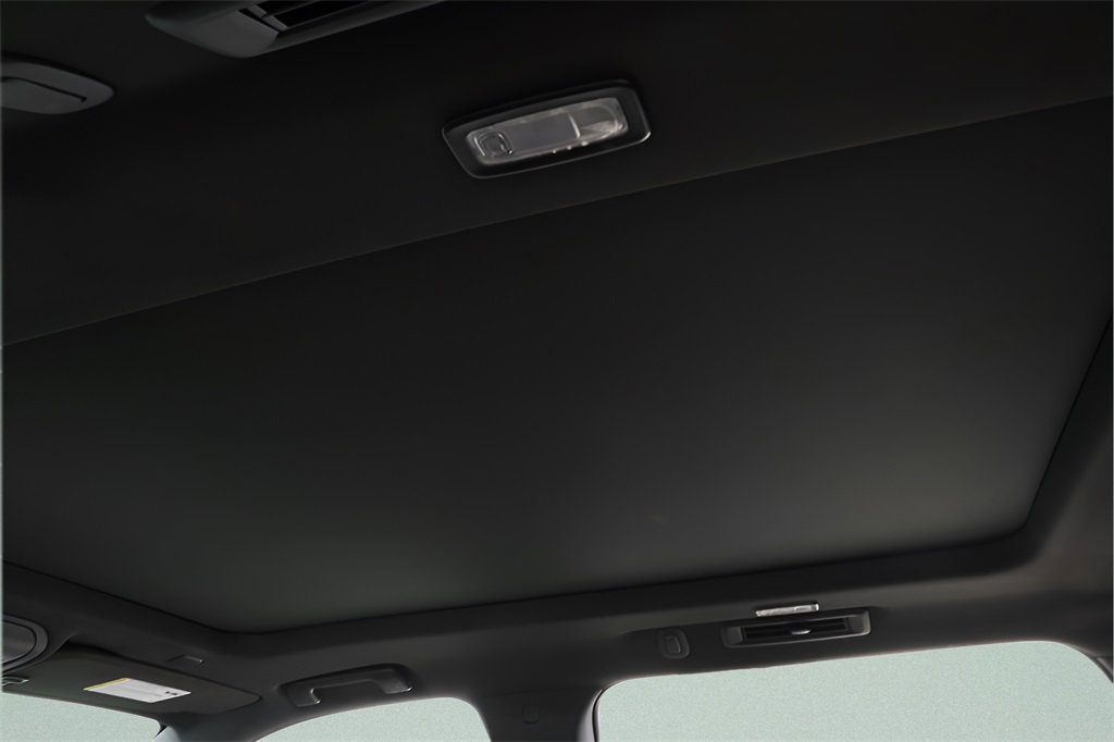 Used 2022 Chevrolet Tahoe LT w/ Luxury Package image 9