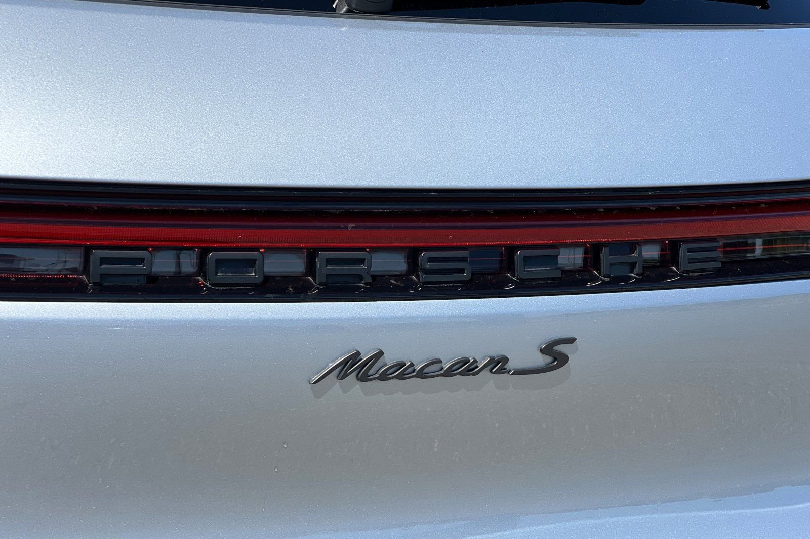 Used 2023 Porsche Macan S AWD/4WD image 12