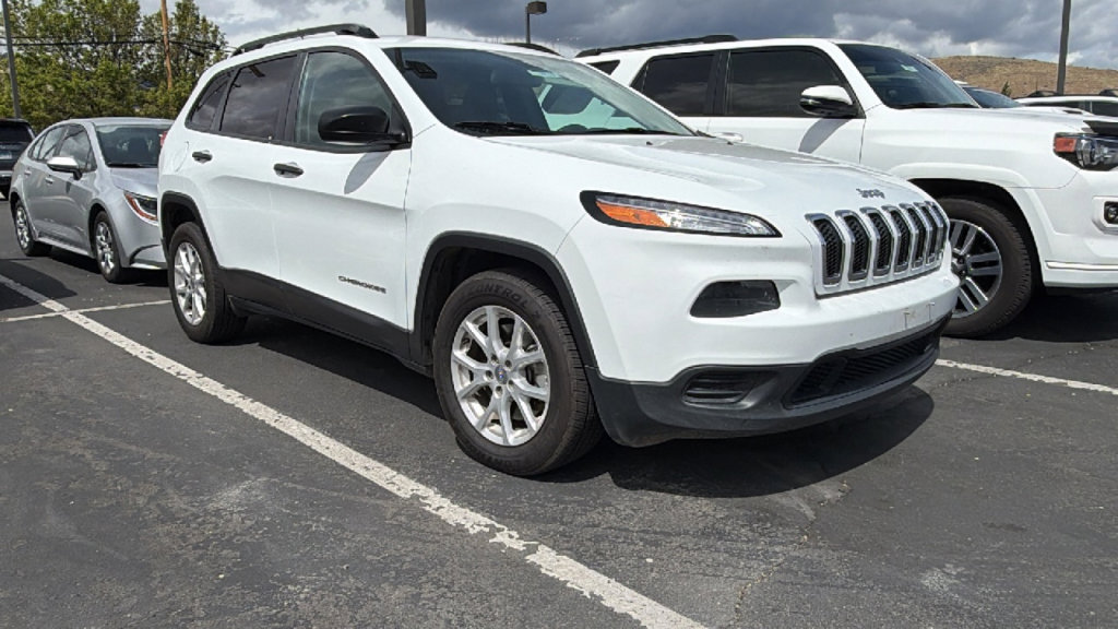 Used 2016 Jeep Cherokee Sport image 1