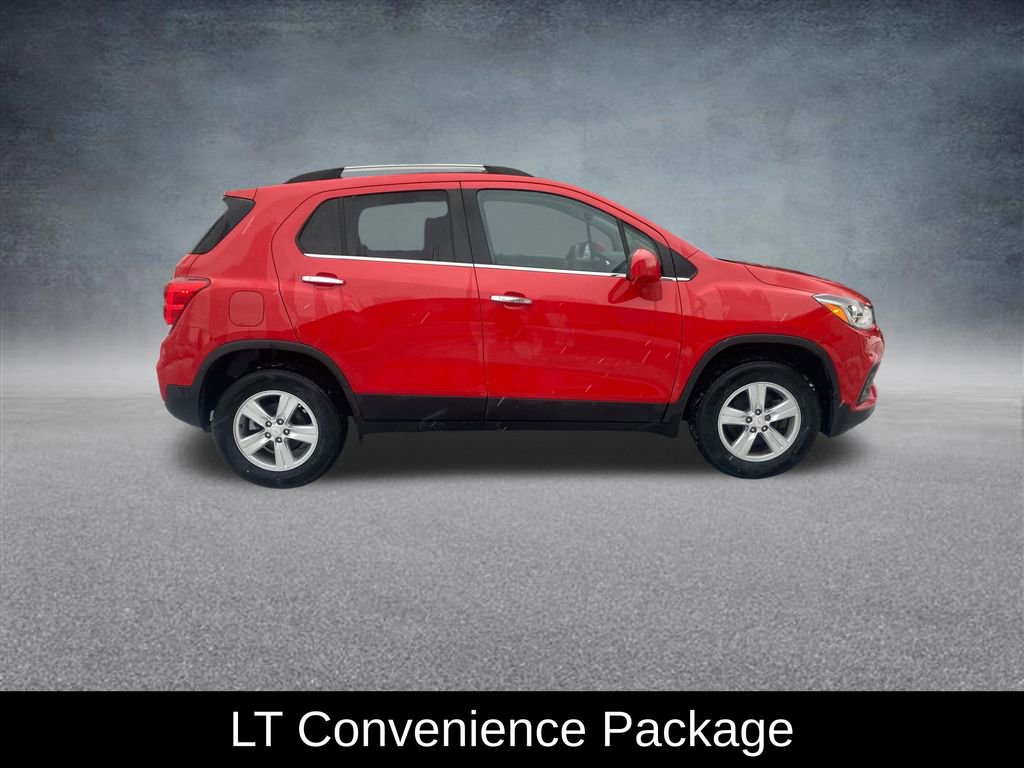 Used 2020 Chevrolet Trax LT w/ LT Convenience Package image 8
