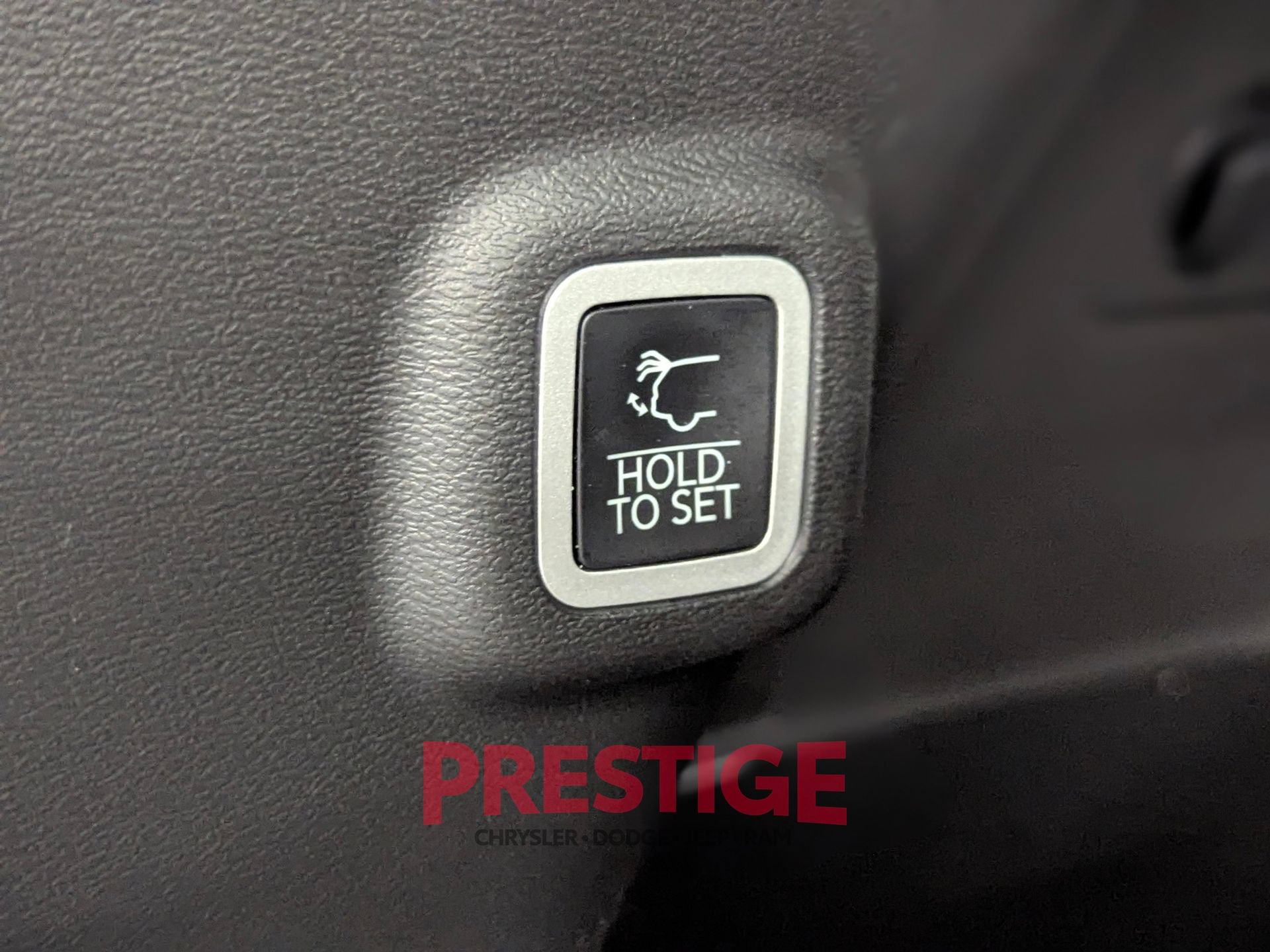 Used 2026 Jeep Cherokee Overland AWD/4WD image 9