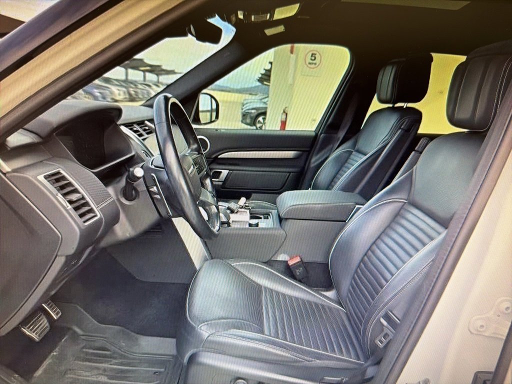 Used 2023 Land Rover Discovery S R-Dynamic image 7