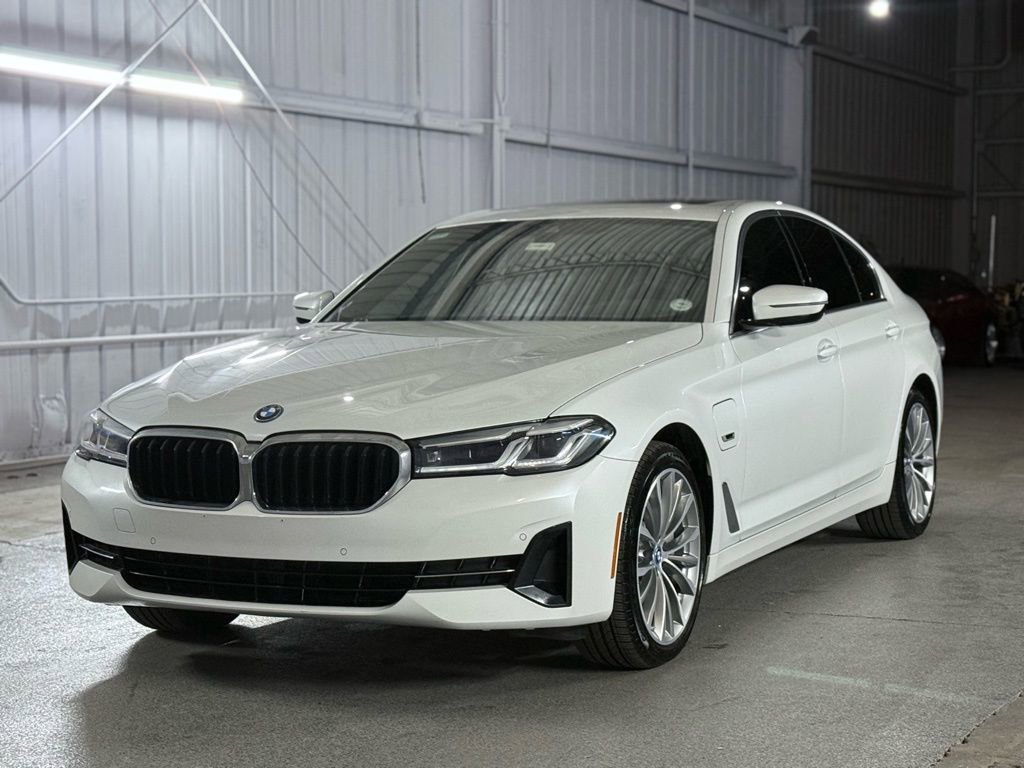 Used 2023 BMW 530e xDrive w/ Premium Package image 1