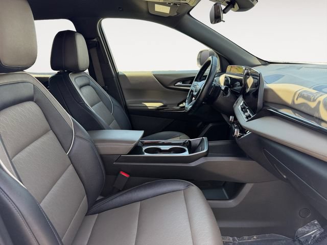 Used 2025 Chevrolet Equinox LT w/ Convenience Package II FWD image 13