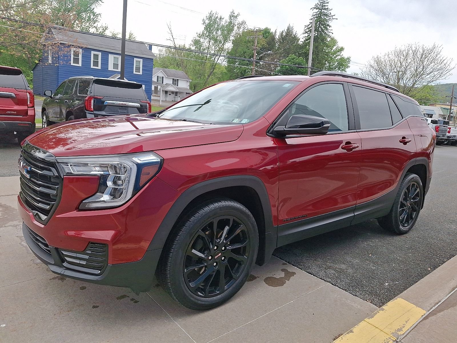 Used 2023 GMC Terrain SLE w/ Driver Convenience Package AWD/4WD image 3