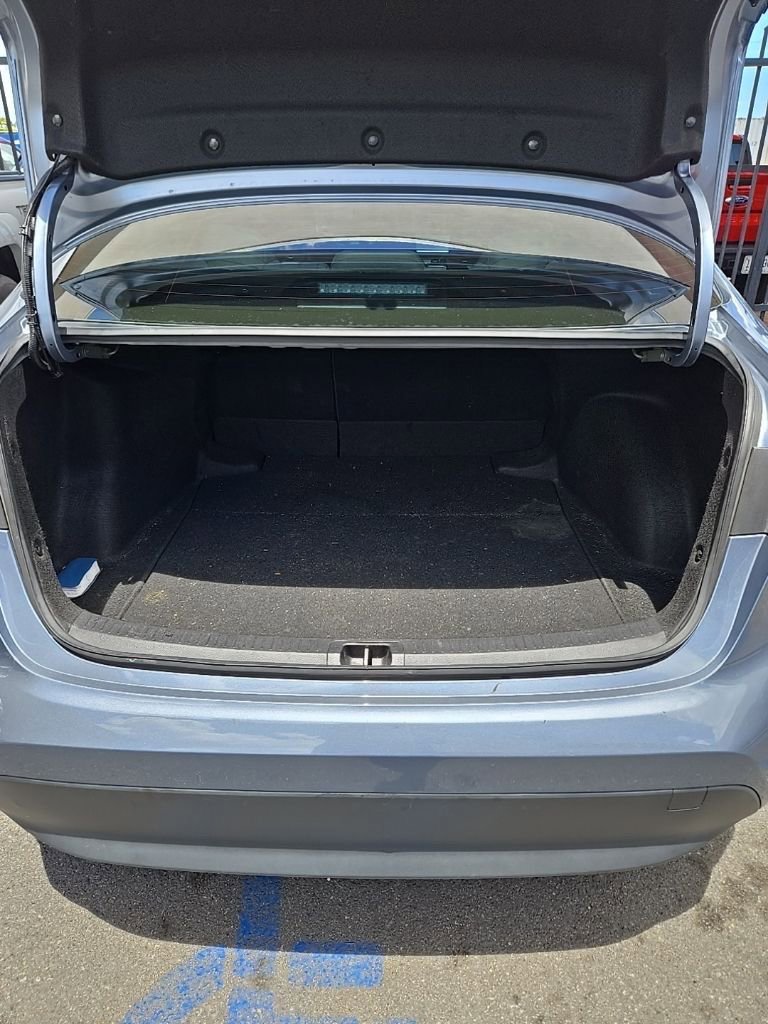 Used 2023 Toyota Corolla LE image 7