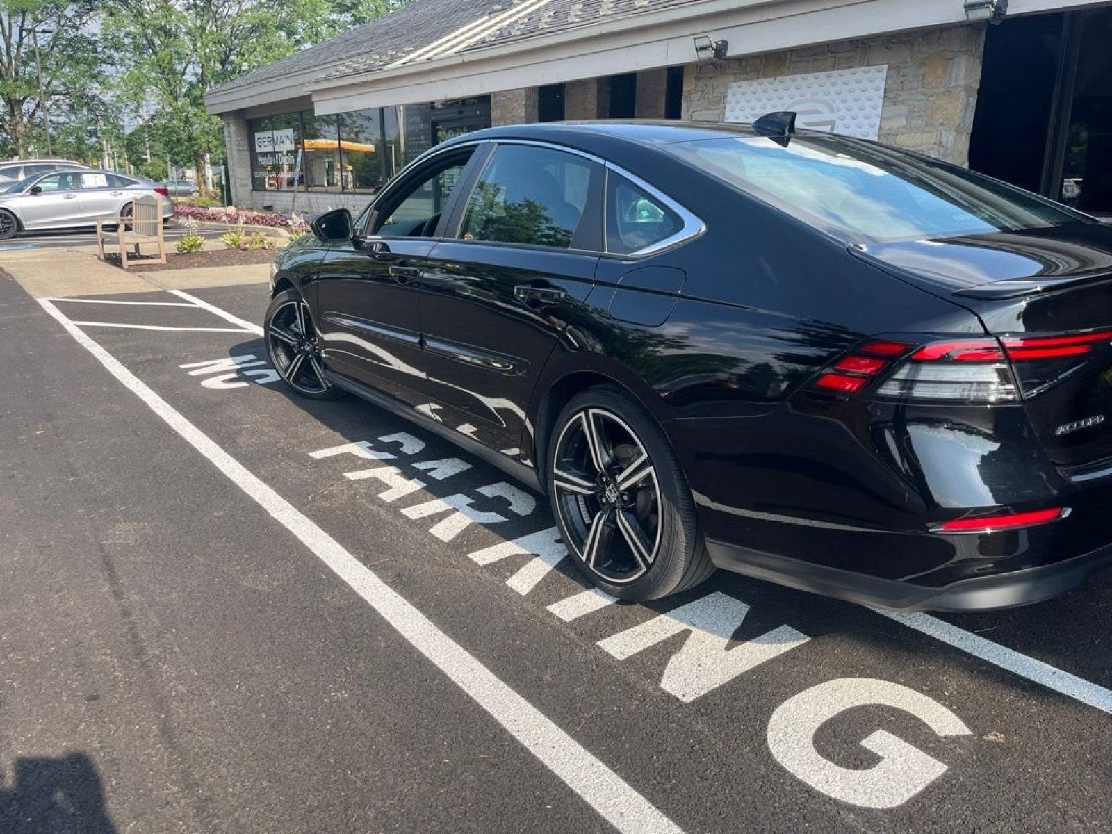 Used 2023 Honda Accord Sport image 9