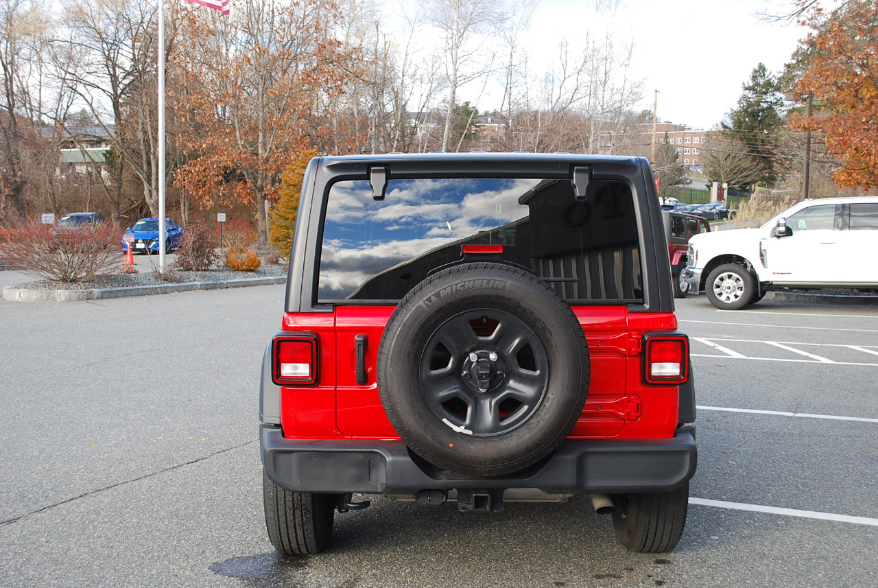Used 2023 Jeep Wrangler Sport image 4