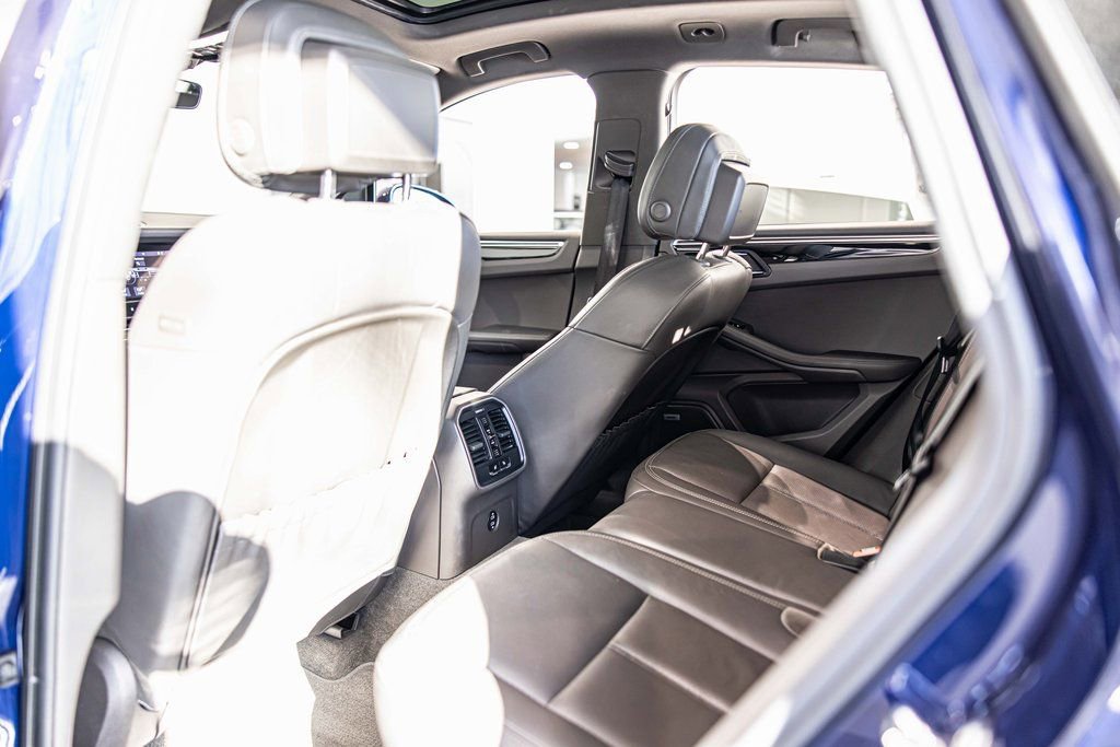 Used 2022 Porsche Macan S image 33