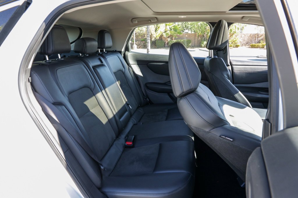 Used 2024 Nissan Ariya FWD image 24