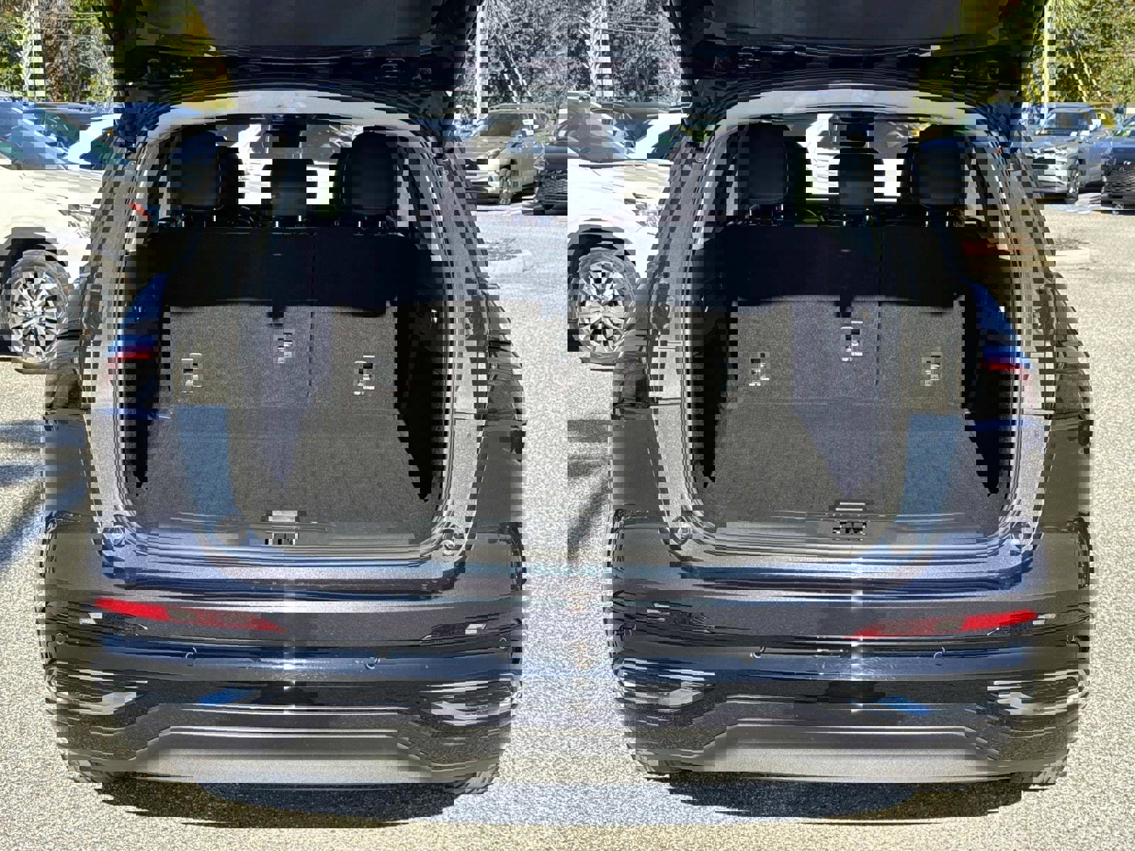 Used 2024 Lincoln Nautilus Reserve image 11