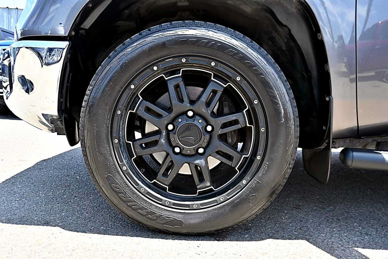 Used 2014 Toyota Tundra SR5 w/ SR5 Upgrade Package RWD image 8