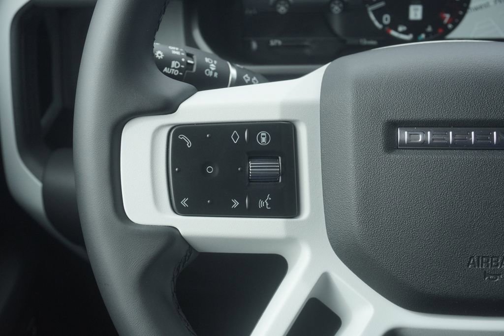 New 2026 Land Rover Defender 110 X-Dynamic SE image 12