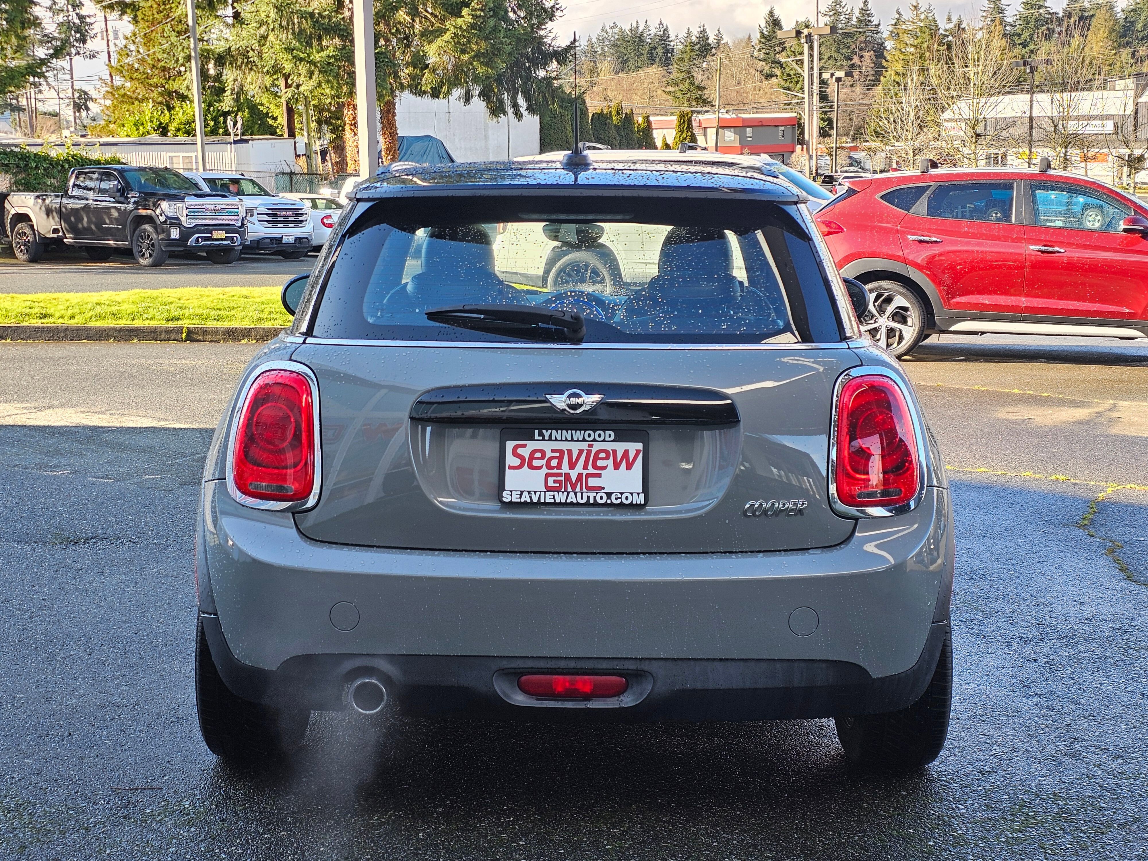 Used 2016 MINI Cooper 2-Door Hardtop image 6
