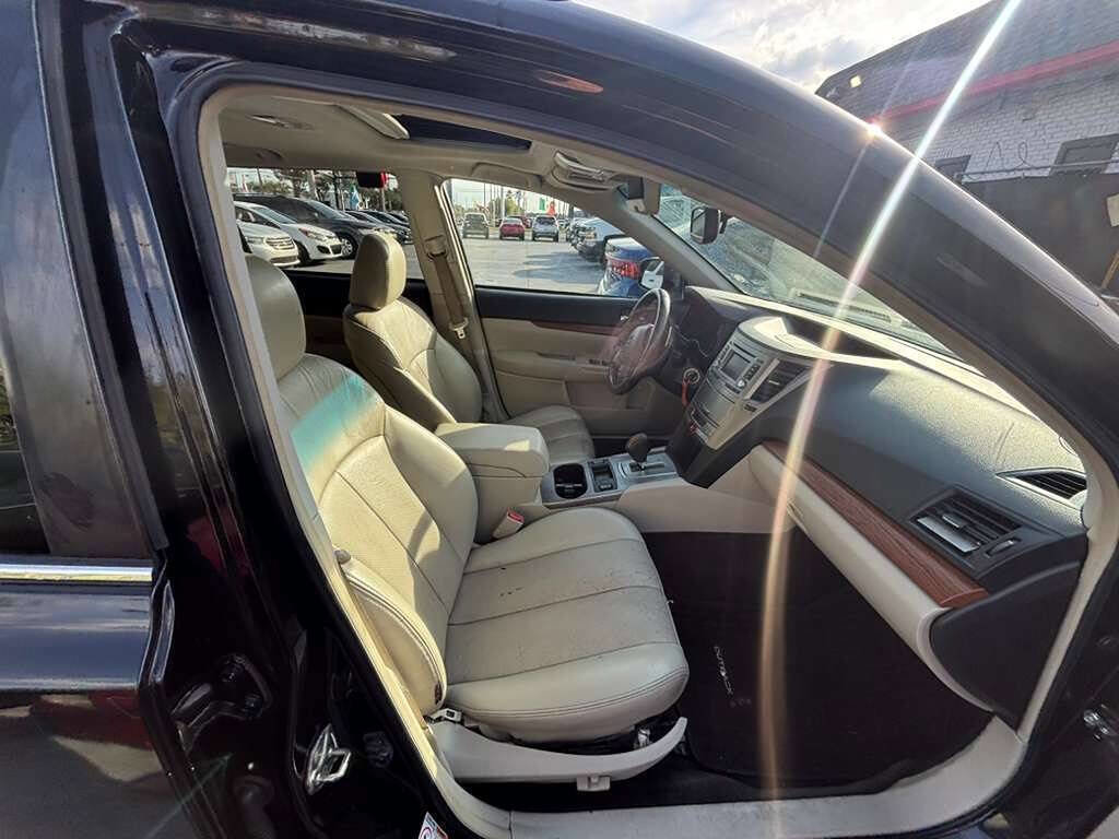 Used 2013 Subaru Outback 2.5i Limited w/ Moonroof Pkg image 8