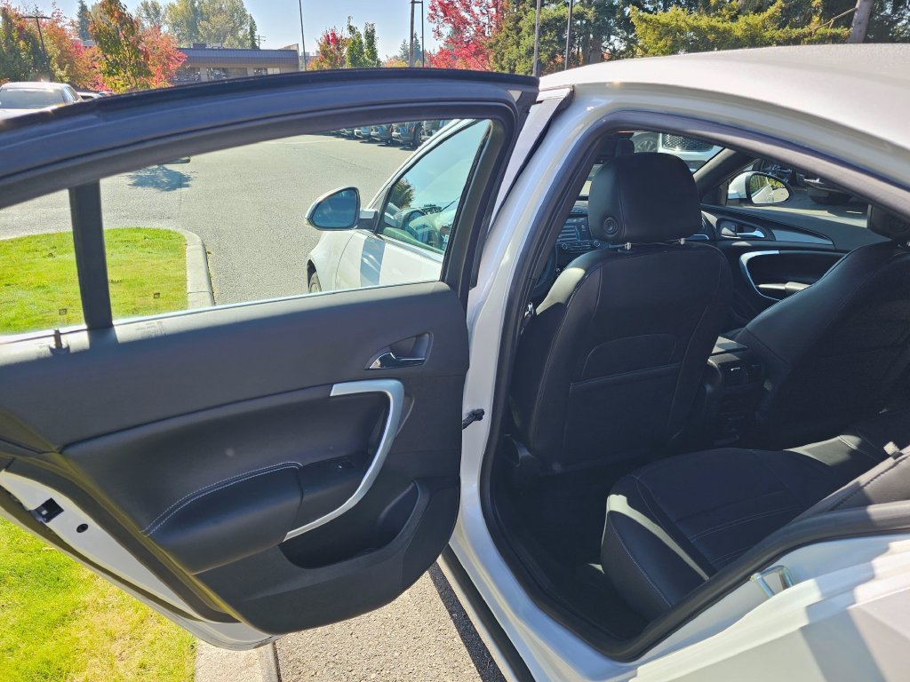 Used 2017 Buick Regal GS w/ Driver Confidence Package #2 AWD/4WD image 19