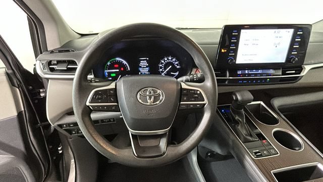 Used 2021 Toyota Sienna LE FWD image 15