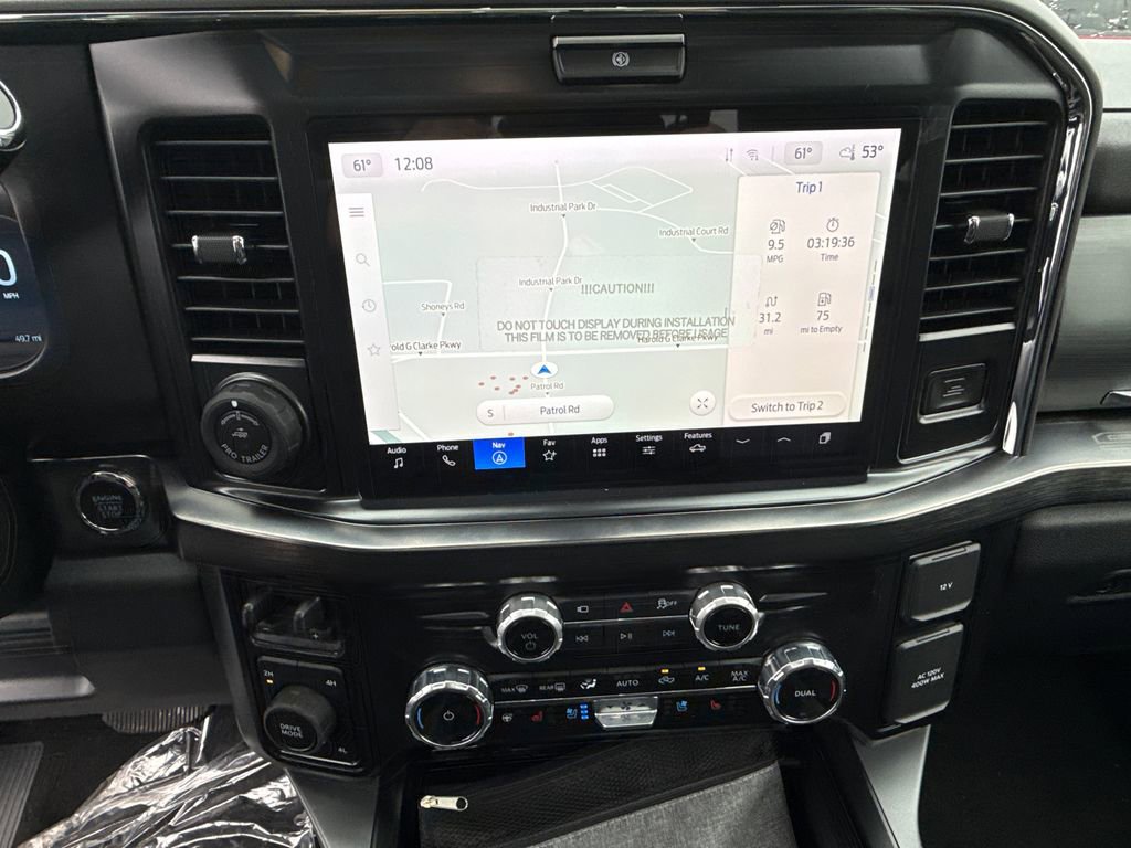 New 2026 Ford F250 Lariat w/ Black Appearance Package image 28