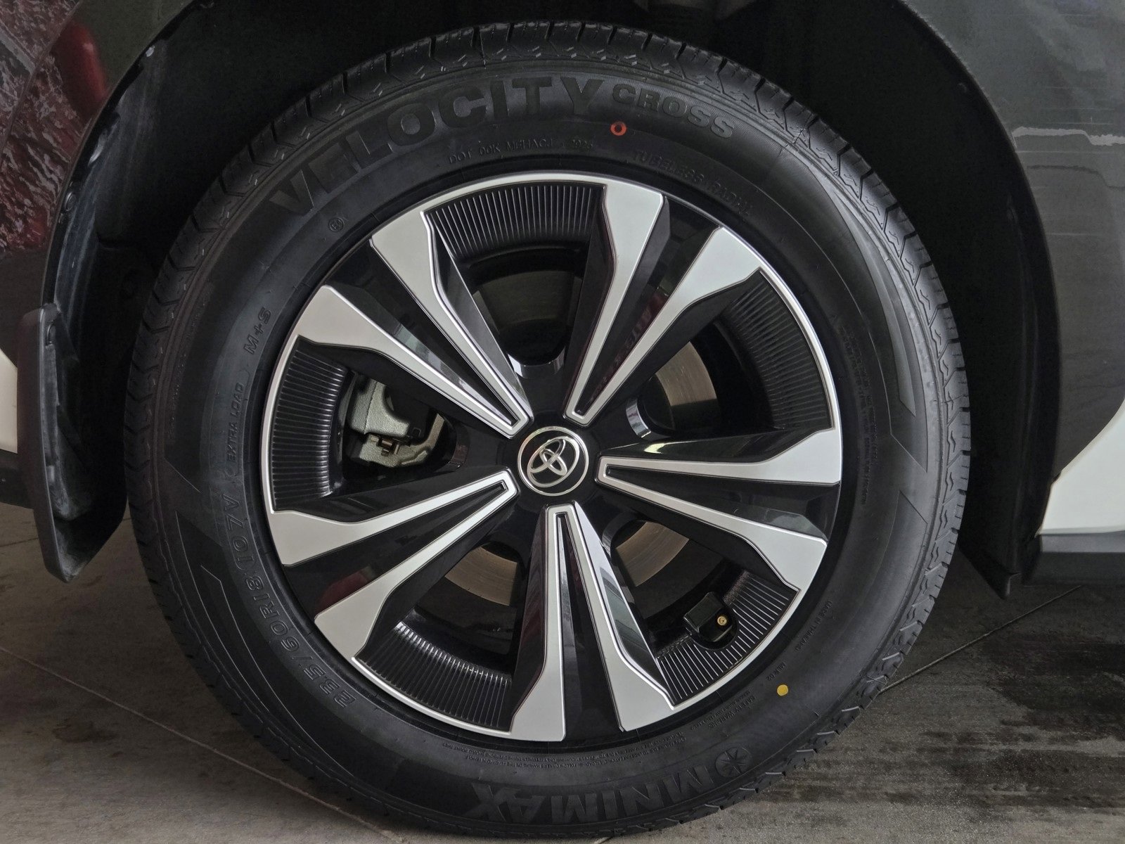 Certified 2023 Toyota bZ4X XLE image 5