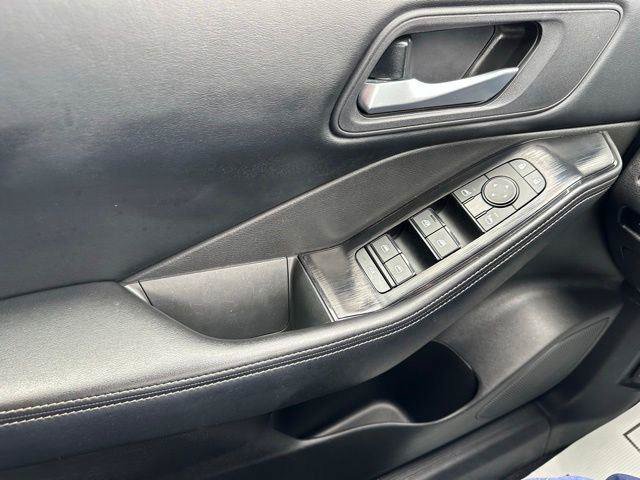 Used 2024 Nissan Rogue SV AWD/4WD image 33