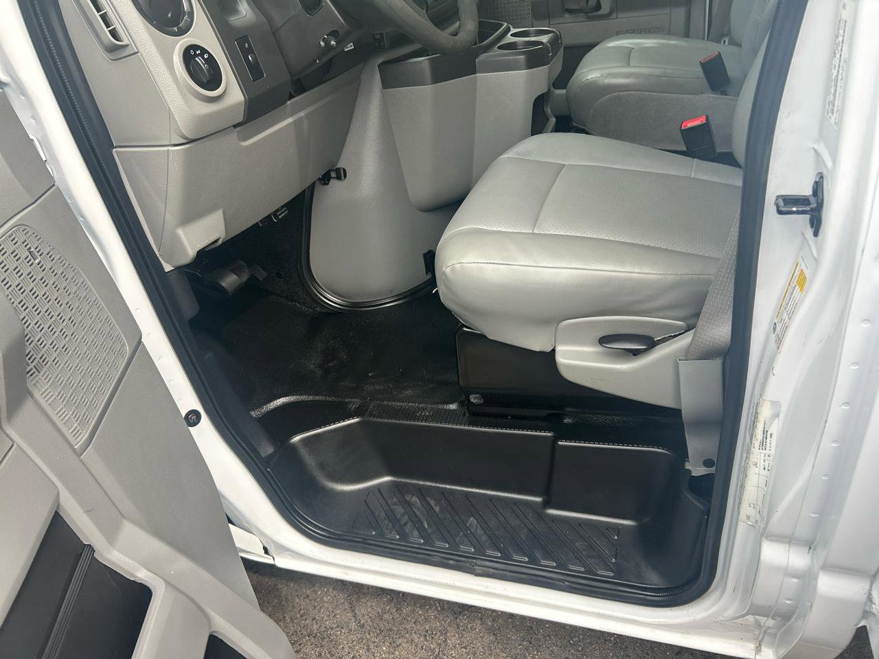 Used 2019 Ford E-350 and Econoline 350 Super Duty w/ Power Windows & Locks Group RWD image 13