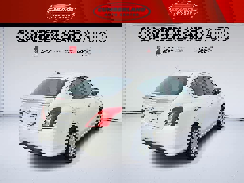 Used 2019 Nissan Versa SV FWD image 8