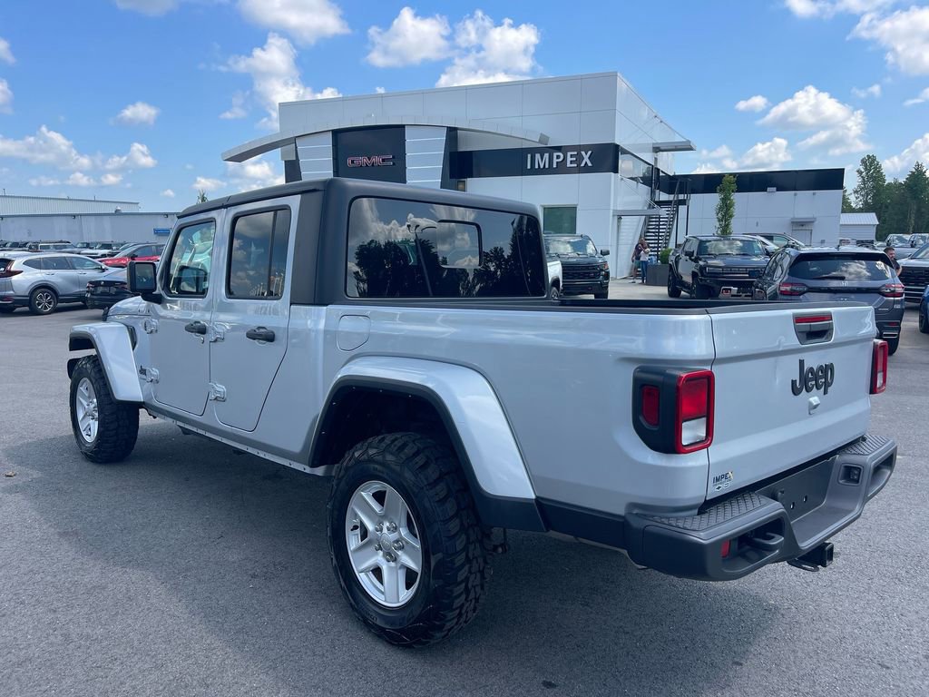 Used 2023 Jeep Gladiator Sport image 3