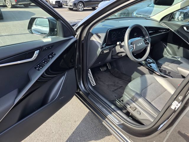 Certified 2023 Kia Niro Wave FWD image 21