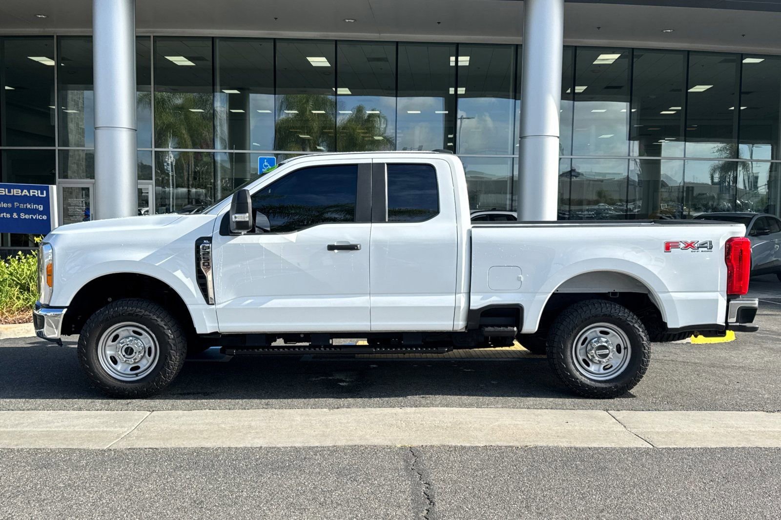 Used 2023 Ford F250 XL w/ FX4 Off-Road Package AWD/4WD image 7