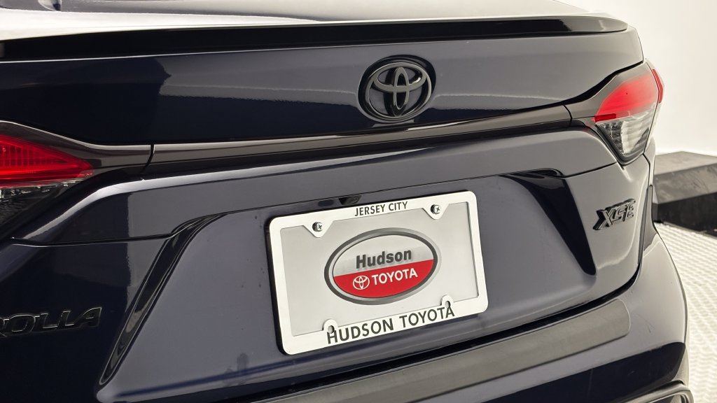Used 2023 Toyota Corolla XSE FWD image 8