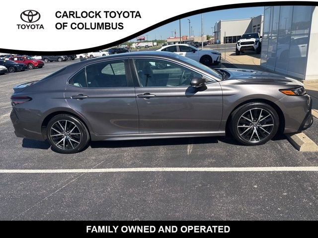 Used 2023 Toyota Camry SE AWD/4WD image 5