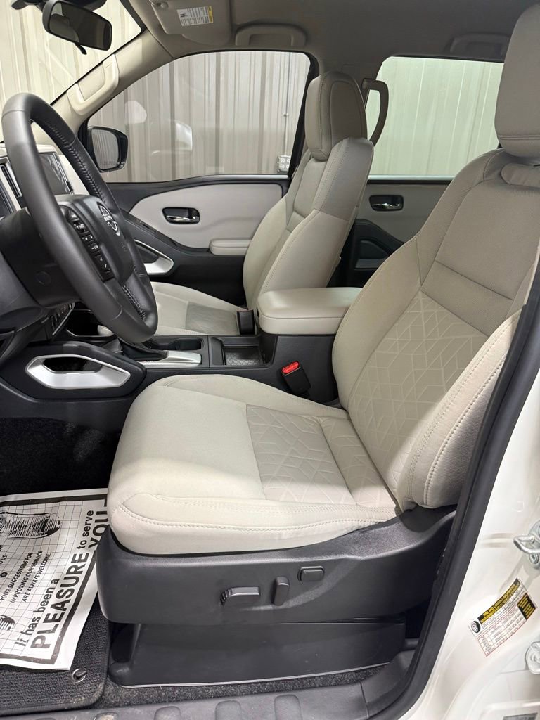 Used 2025 Nissan Frontier SV w/ SV Convenience Package AWD/4WD image 14