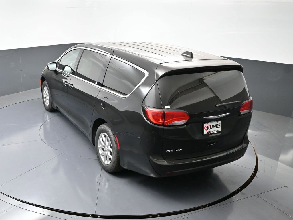 New 2026 Chrysler Voyager LX image 34