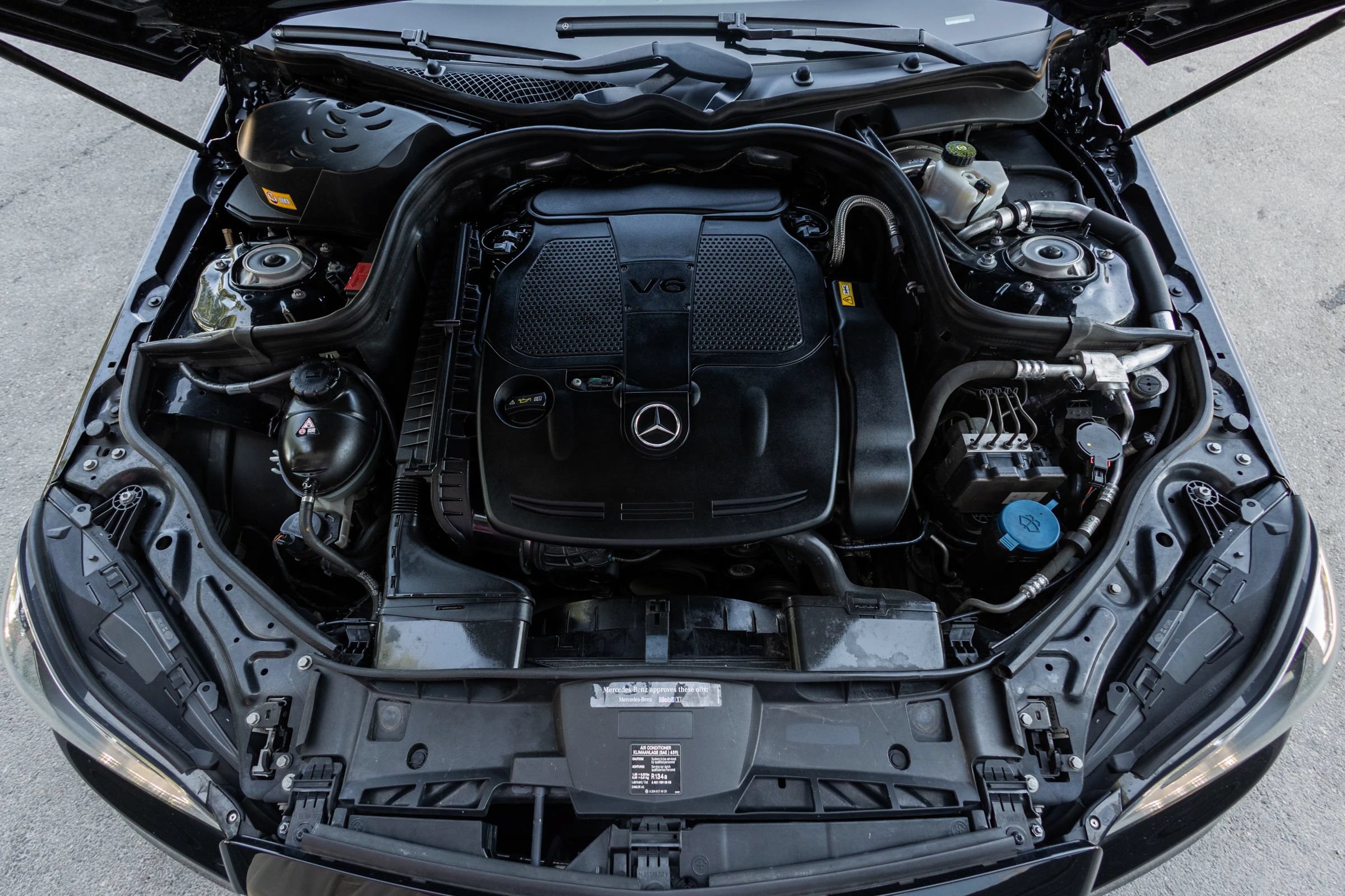 Used 2014 Mercedes-Benz E 350 4MATIC Sedan image 36