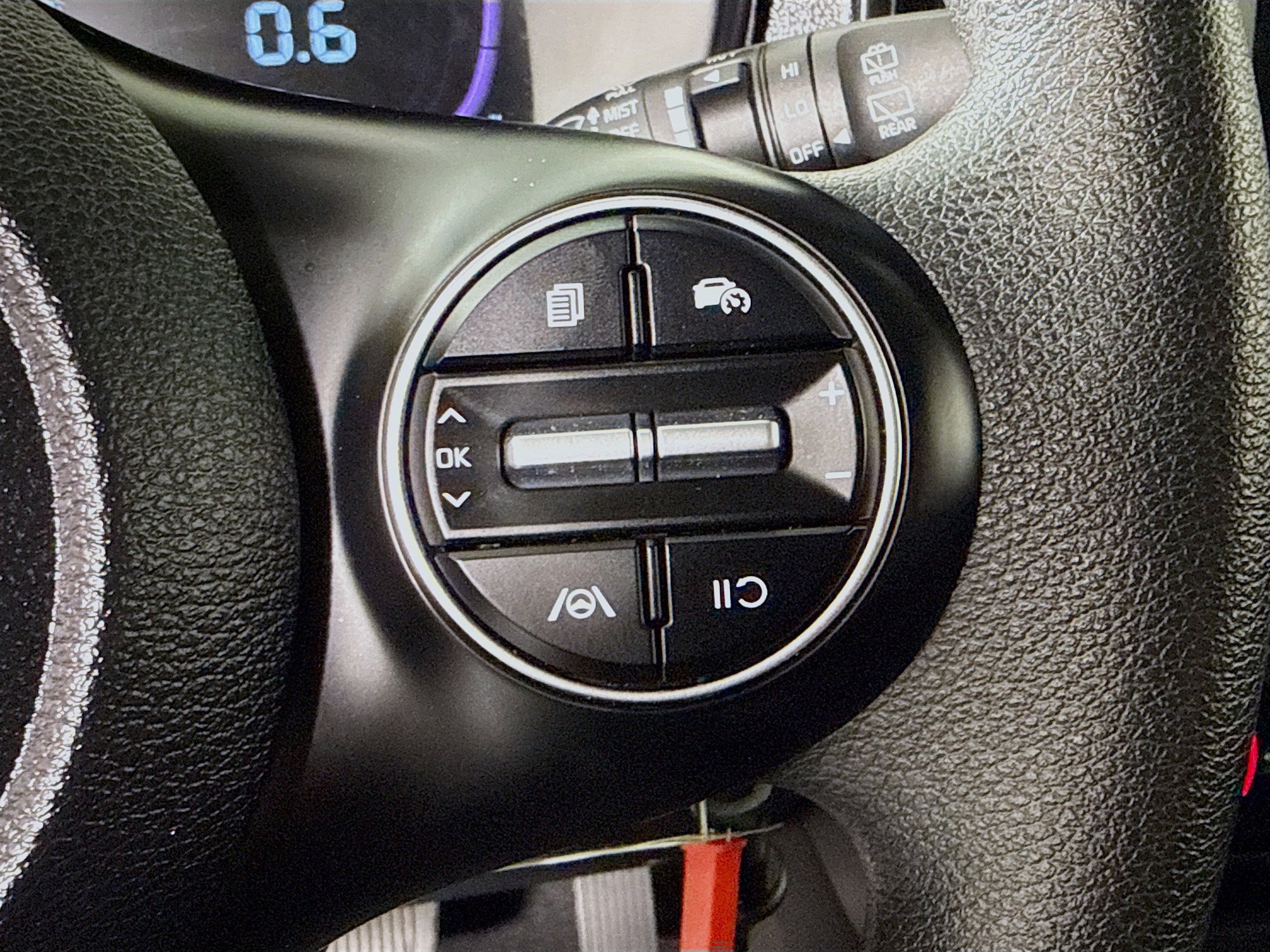 Used 2025 Kia Soul LX w/ LX Technology Package FWD image 15