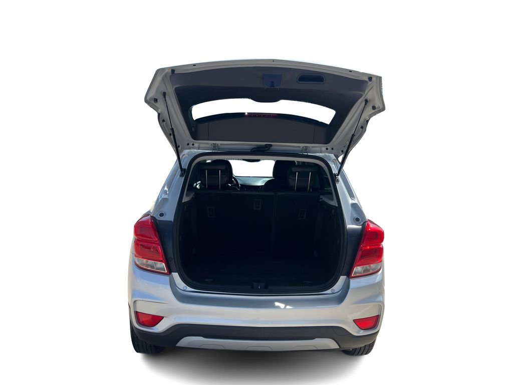 Used 2020 Chevrolet Trax LT w/ LT Convenience Package image 14