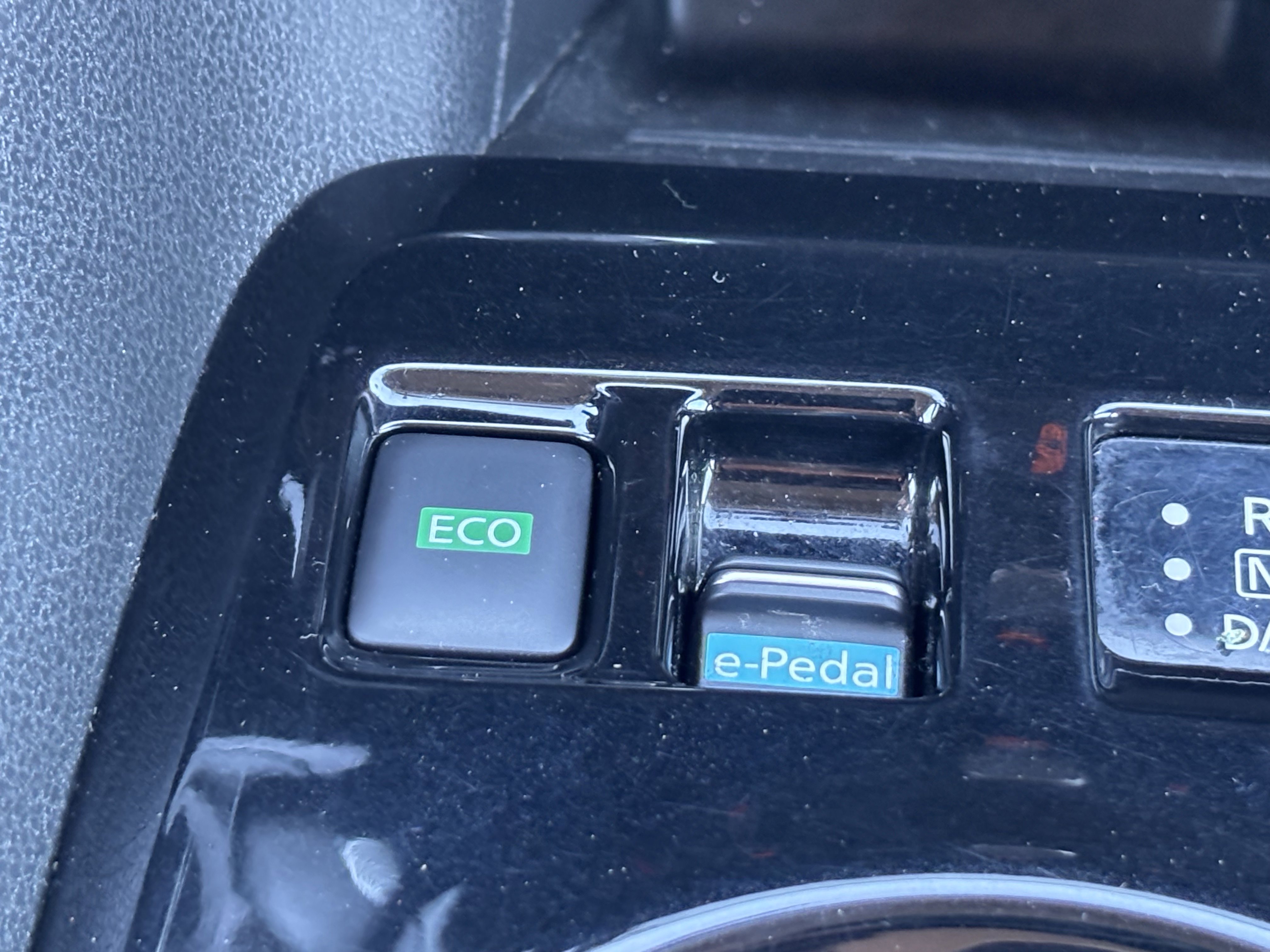 Used 2019 Nissan Leaf SV w/ Protection Package image 23