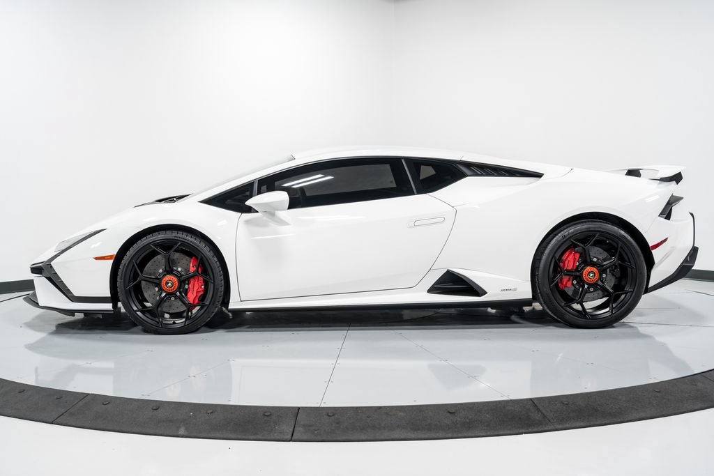 Used 2024 Lamborghini Huracan Tecnica RWD image 6