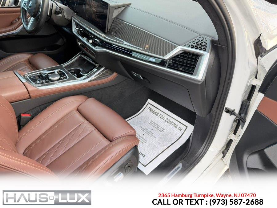 Used 2023 BMW X7 M60i image 25