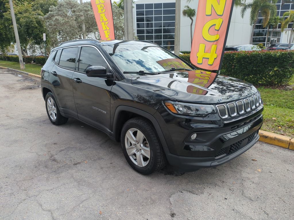 Certified 2022 Jeep Compass Latitude image 2