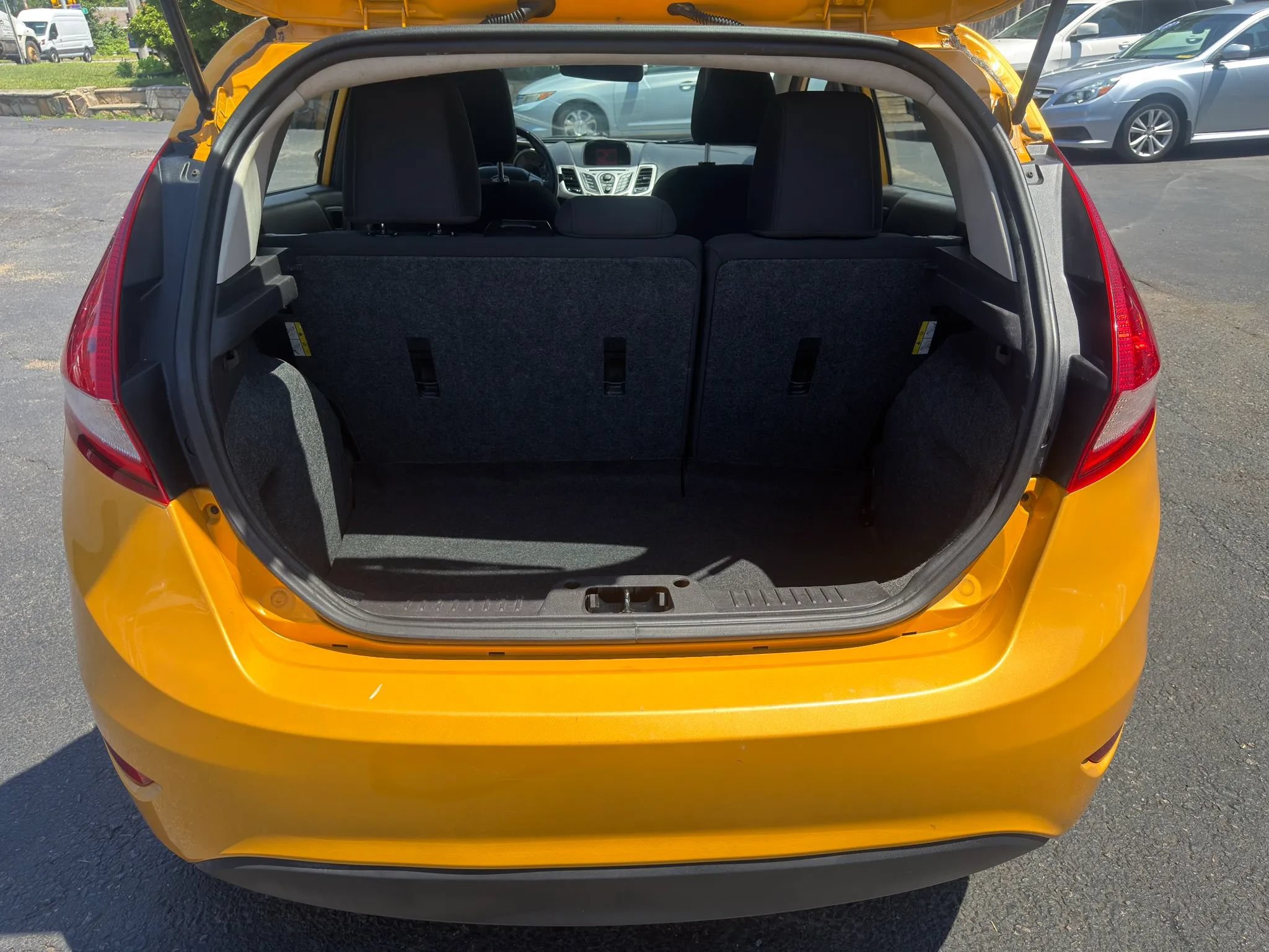 Used 2011 Ford Fiesta SES FWD image 13
